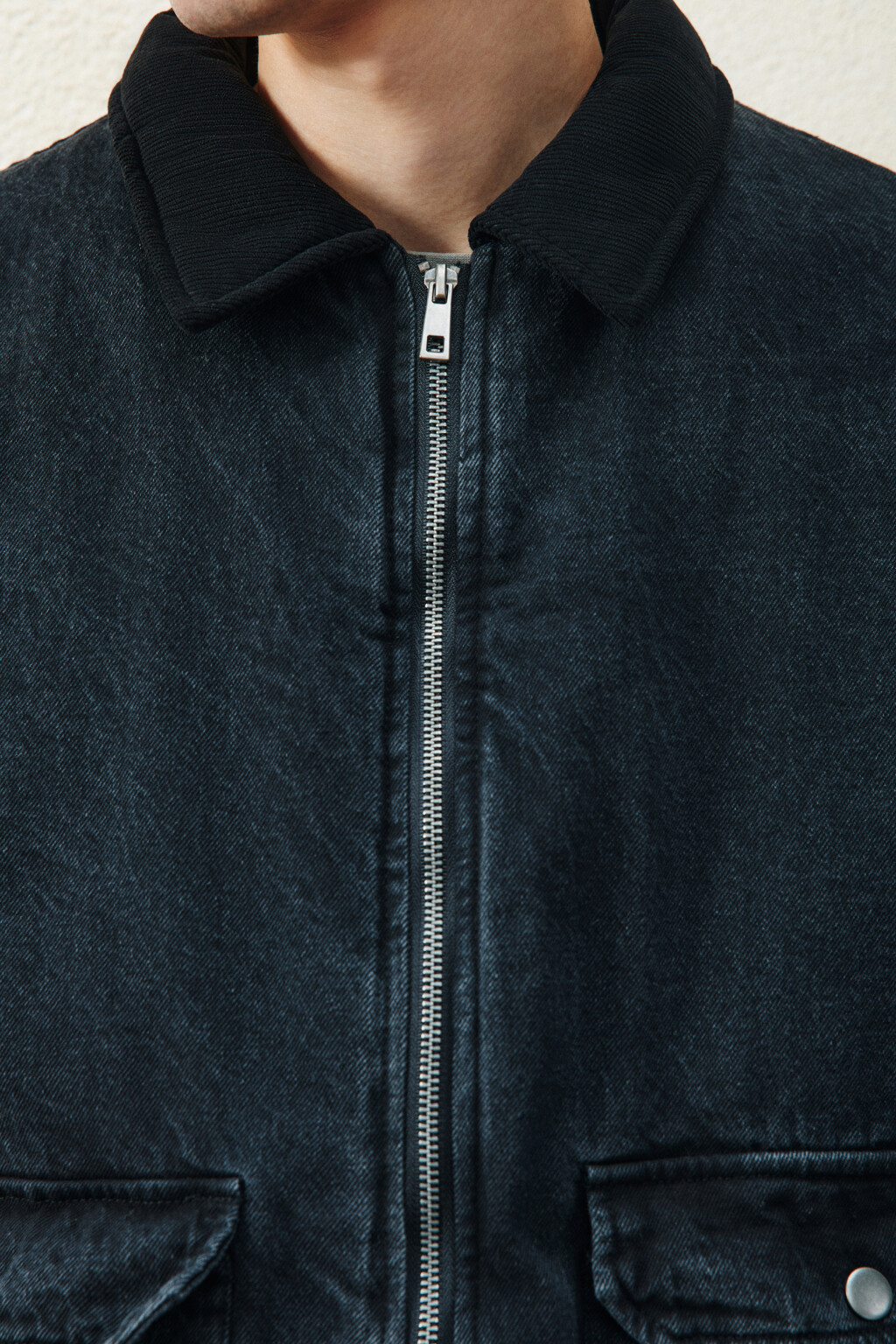 Куртка джинсовая с вареным эффектом - цвет черный - 7